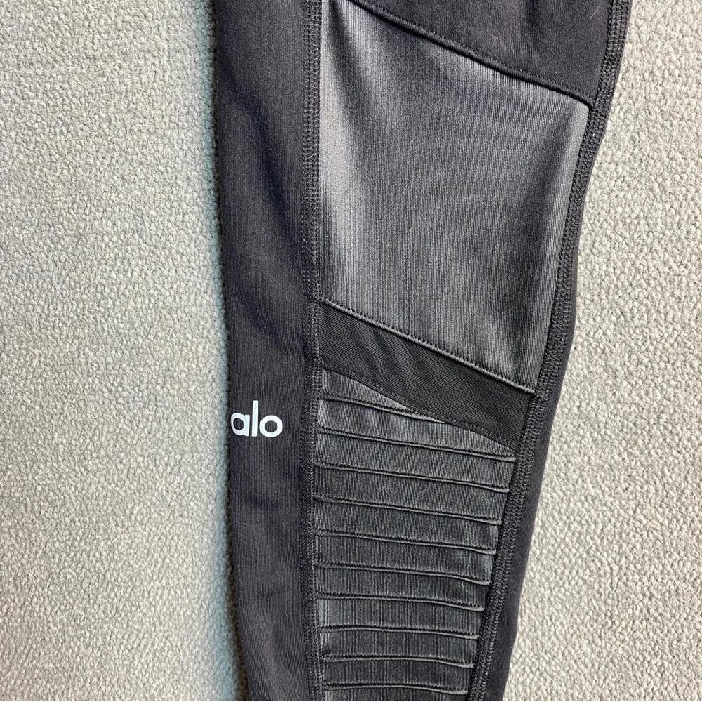 alo yoga High Waist Moto Legging size XS